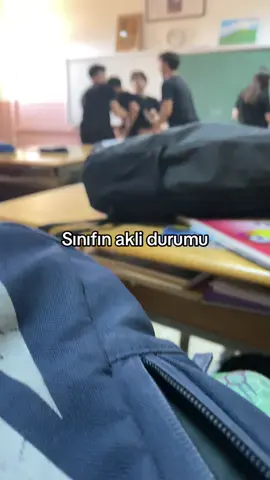 Biz de böyle😅@demo @erenaq_07 @ays1m07 @betulnaz0 @echoofliva #keşfetteyizzz #okulda #fyppppppppppppppppppppppp #viraltiktok #tiktoknews 