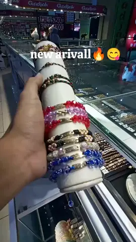 toko emas dengan koleksi tercantik, dengan kualitas kadar emas terbaik yang sudah melayani lebih dari 100 tahun sejak tahun 1918.harga jual dan harga beli yang terpercaya