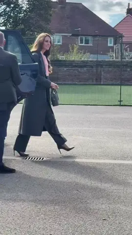 🚨NEW🚨 T.R.H. The Prince and Princess of Wales have returned to Southport to visit the community affected by the Southport attack in July 2024 which killed three young girls.  #princess #princessofwales #katemiddleton #catherine #princesskate                
