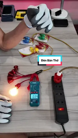 Đèn Led thắp bàn thờ, so với Đèn sợi đốt sẽ lợi điện hơn rất nhiều ạ #LearnOnTikTok #muataitiktokshop #denledtraiot #denbantho #anhthichdien 