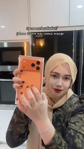 unboxing iphone 17 pro max cosmic orange hadiah birthday dr @Miss bel  & dayat 🩷 #hellofit #iphone17promax