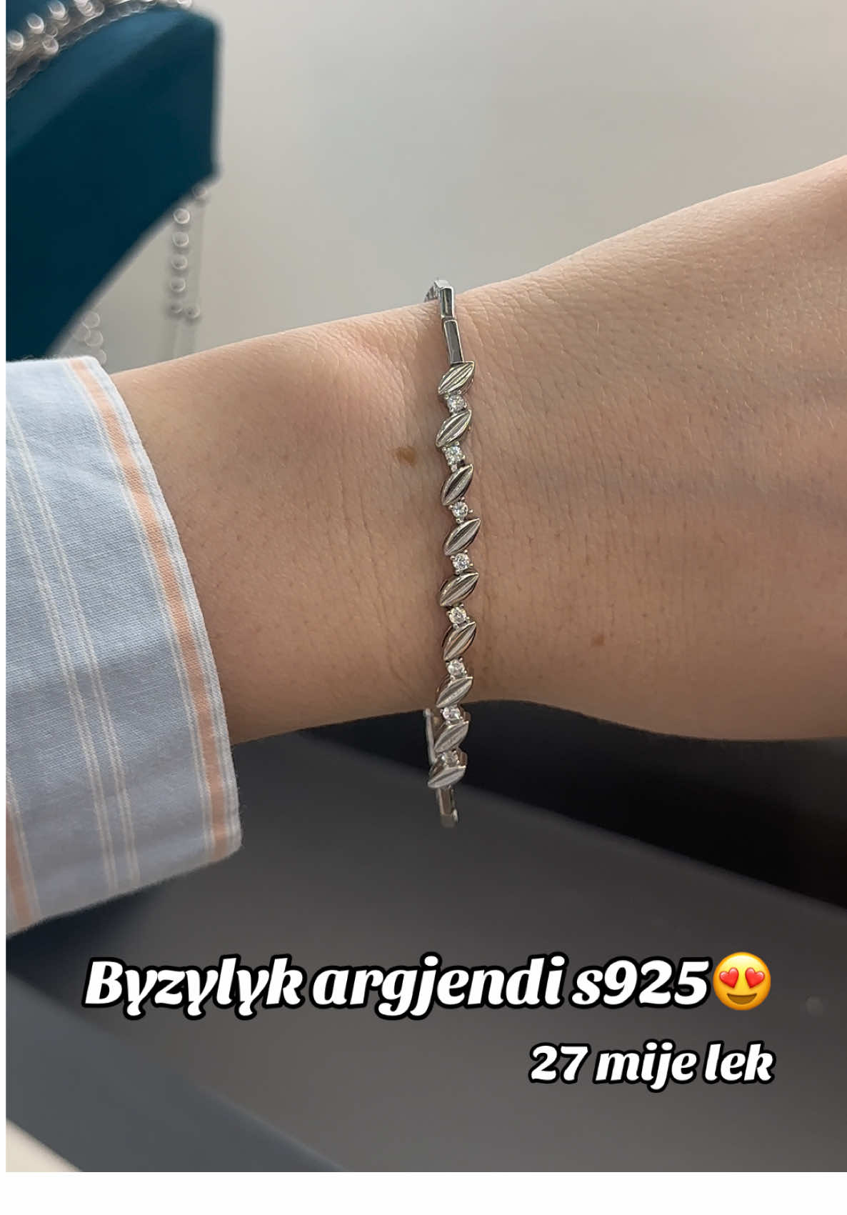 💎 Byzylyk Argjendi S925 💎 Stil, thjeshtësi dhe elegancë në një aksesor që i përshtatet çdo moshe dhe çdo rasti ✨ 📦 Porosit online ose na kontaktoni: 📩 Instagram: @argjendari.klodi 📱 WhatsApp: 0689061840 📍 Dyqani: Rr. Isuf Elezi, Kryqëzimi i Nesharakut, Tiranë ✅ Siguri & korrektësi në çdo produkt #ByzylykArgjendi #ArgjendS925 #ArgjendariKlodi #Bizhuteri #PorosiOnline  