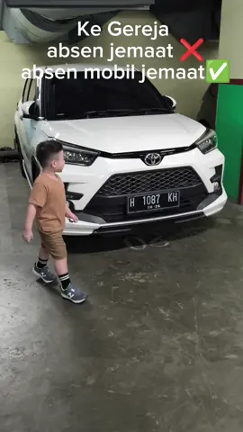 ke gereja cuma buat absen mobil di parkiran 😂 video: 10 juni '25 #toddler #petrolhead #fyp #babyboy #bocil 
