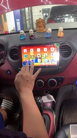 Huyndai i10 lên màn SANTEK X600