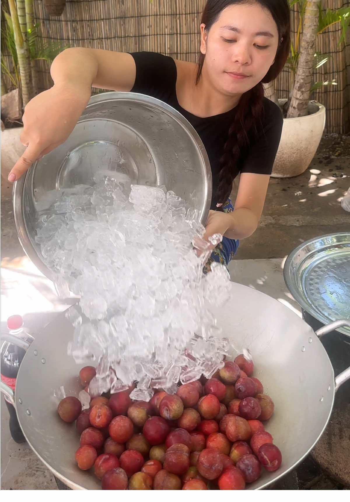 How to make spicy plums with salt #foryou #fyp 