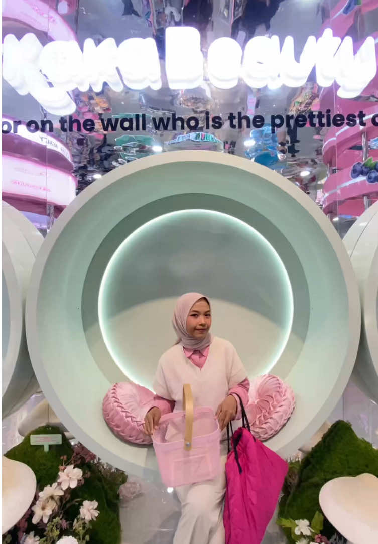 Grand Opening @Kaka Beauty Indonesia Buah Batu Bandung banyak activity dan promo menarik setiap harinya 😍 Produknya lengkap, Beauty store terbesar di Bndung yang aesthetic dan nyaman, Gemes banget design interior beauty store’nya .. Yuk buruan mampir ke store Kaka Beauty Buah Batu 📍Jl. Buah Batu No.252, Turangga, Kec. Lengkong, Kota Bandung, Jawa Barat 40265 #GrandOpeningKAKABeautyBuahBatu #KAKABeautyStore #tokokosmetikmurce #tokokosmetikviral 