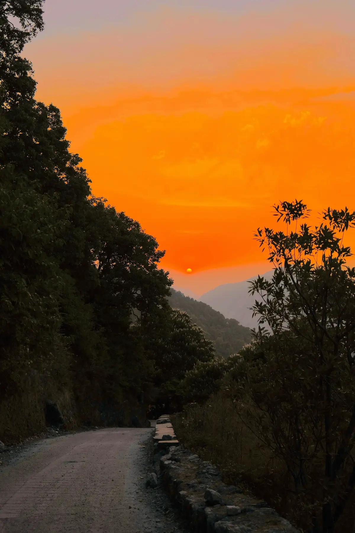 ایسے خادم جو میسر تجھے بےدام کے تھے ہم جو بیکار بھی تھے پھر بھی تیرے کام کے تھے💔🥀 #poetry #sad #foryou #dontunderreviewmyvideo #viral 