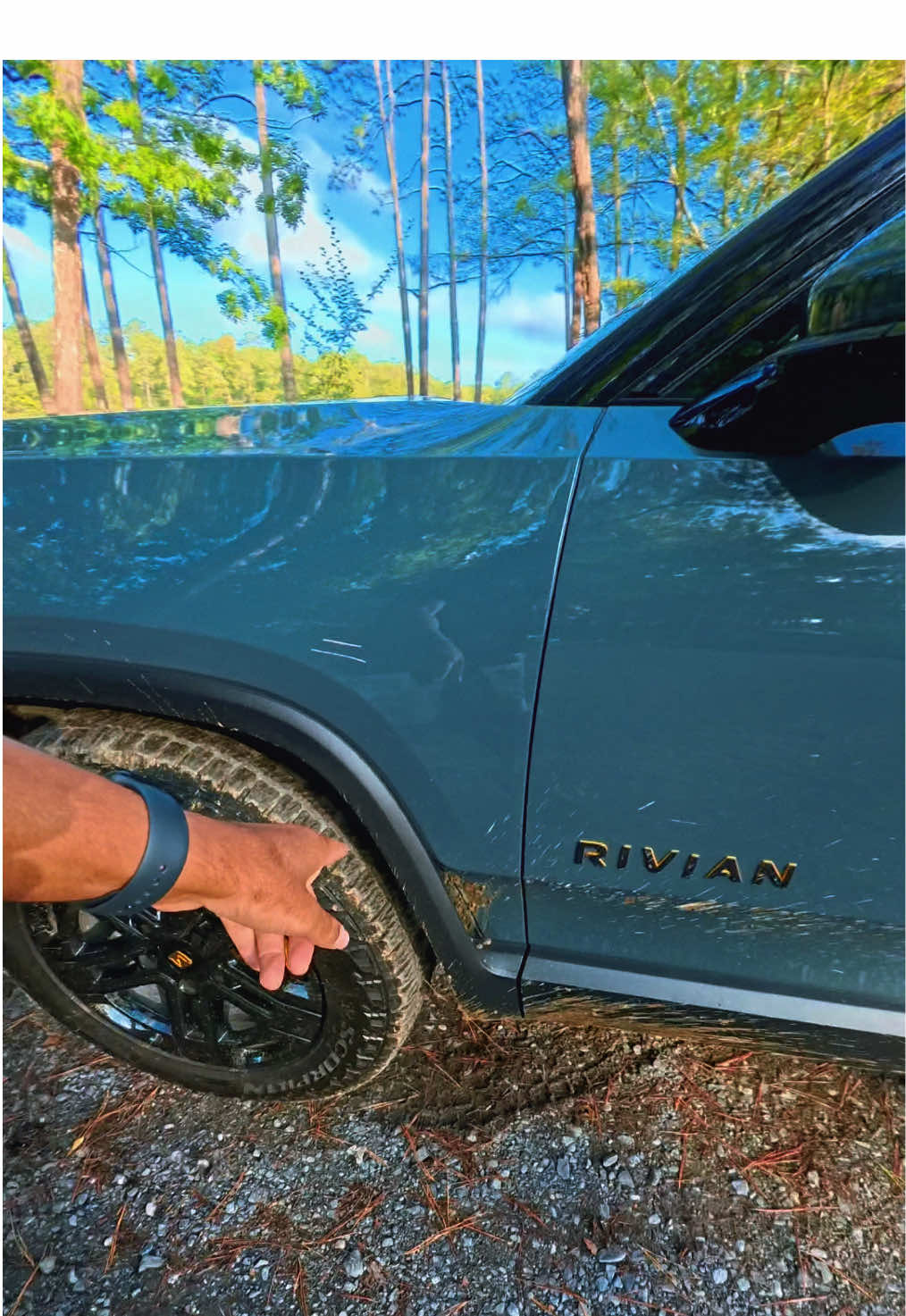 Don’t get the Storm Blue R1s Rivian All Terrain package. I’ve already ran this one through the mud so it’s no good to you now. #ev #suv #offroad #Outdoors 