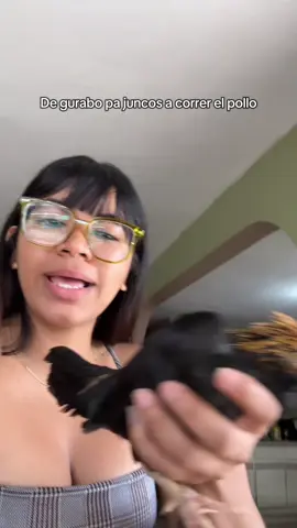 Le regalo el pollo y tambien lo te go que correr🤣🤣🤣 no maiii #lasara #unanarcofina #comparte #fypシ 