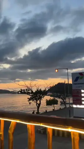 senja tolitoli te pernah gagal#tolitoli #sulteng #sunset #senja #fyp #viral #ArdhyArfandhy 