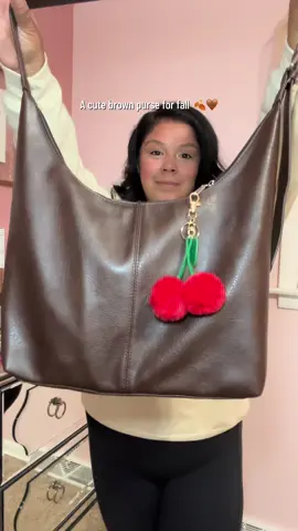 Don’t miss out on the most perfect fall accessory 🤎👜 #falldealsforyou #fallfashion #purse #fallstyle #tiktokshop
