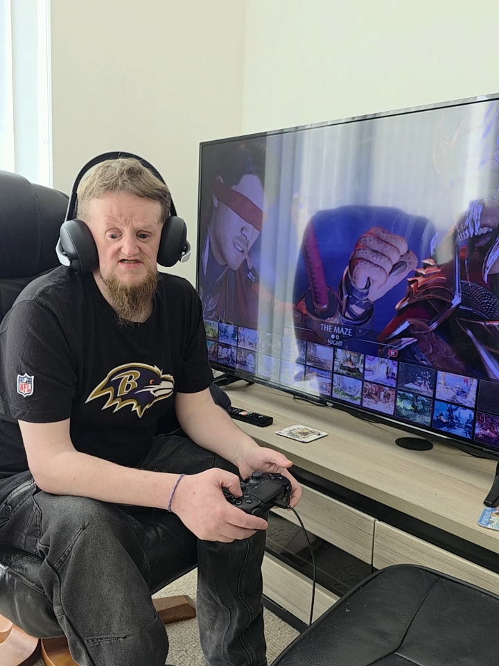 Some of you asked for a video of Dom playing Mortal Kombat with no sight so here's a quick showcase - sorry for the glare on the screen, we'll set up some better videos soon so you can hear and see the screen! #blind #accessibility #PS5 #BlindGamer #MortalKombat #sightloss #AccessibleGaming #partiallysighted