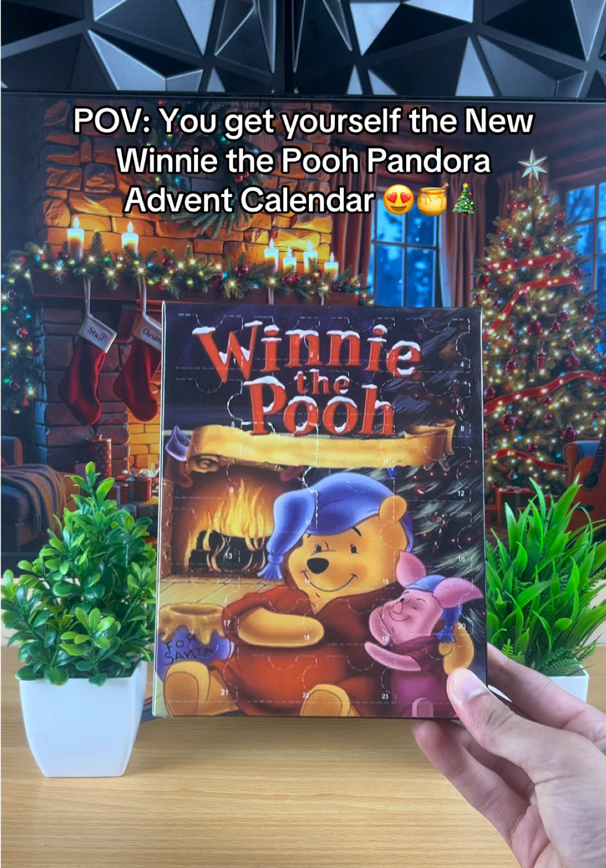 Girls Run to Pandora right now 😍💙🍯 #winniethepooh #winniepooh #adventcalendar #christmas #adventkalender 