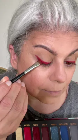 I’ll always love this red makeup look ♥️  #redmakeup #redeyeliner #makeupidea #onthisday 