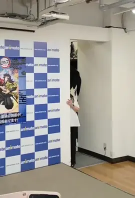 会場入り口で頭が引っ掛かり出てこれない義勇さん #鬼滅の刃  #みに隊士 