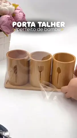 🍴✨ Organização prática e elegante na sua cozinha! Porta Talher / Escorredor de Bambu Redondo 13x9cm para colheres, garfos e facas. Sustentável, resistente e compacto, deixa sua bancada sempre arrumada e bonita. 🌿 Perfeito para quem ama funcionalidade sem abrir mão do estilo! 💛 #CozinhaOrganizada #PortaTalher #BambuSustentável #Praticidade #decoraçãofuncional 