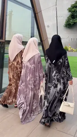 Yang diskippp Rugiiii 😭🫵🏻 Asliiii Cuakeppp poll motifnya mewahhh elegantt parahhh woyy 😭😭🫵🏻 manh bahannya ademm poll lagii 😭 Buruann yang mau samaan cek keranjang kuning sekaranggg ‼️🔥#abaya #abayarayonmurah #dasterviral 