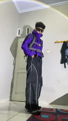 1 detik setelah temen ngechat “besok naik, gua yg bayarin”#vazerr #Hiking #outfit #4u #pendakigunung 