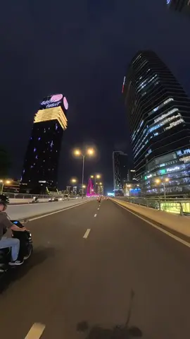 Saigon Marina IFC  và cầu Ba Son là 2 chiếc view đẹp nhất khi về đêm hiện tại ở Tp.HCM 😊 #saigonmarinaifc #caubason #saigon #tphcm 