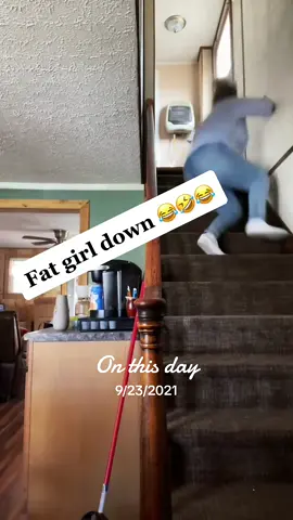 #onthisday still one of my favorites lmao…🤣🤣#genx #thickgirl #fallingdownthestairs 