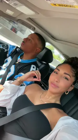 Clearly, he’s the fashionista 😅 and I need to get better at getting actual game footage 😭 #footballsunday #panthers #nfl #football #charlotte 