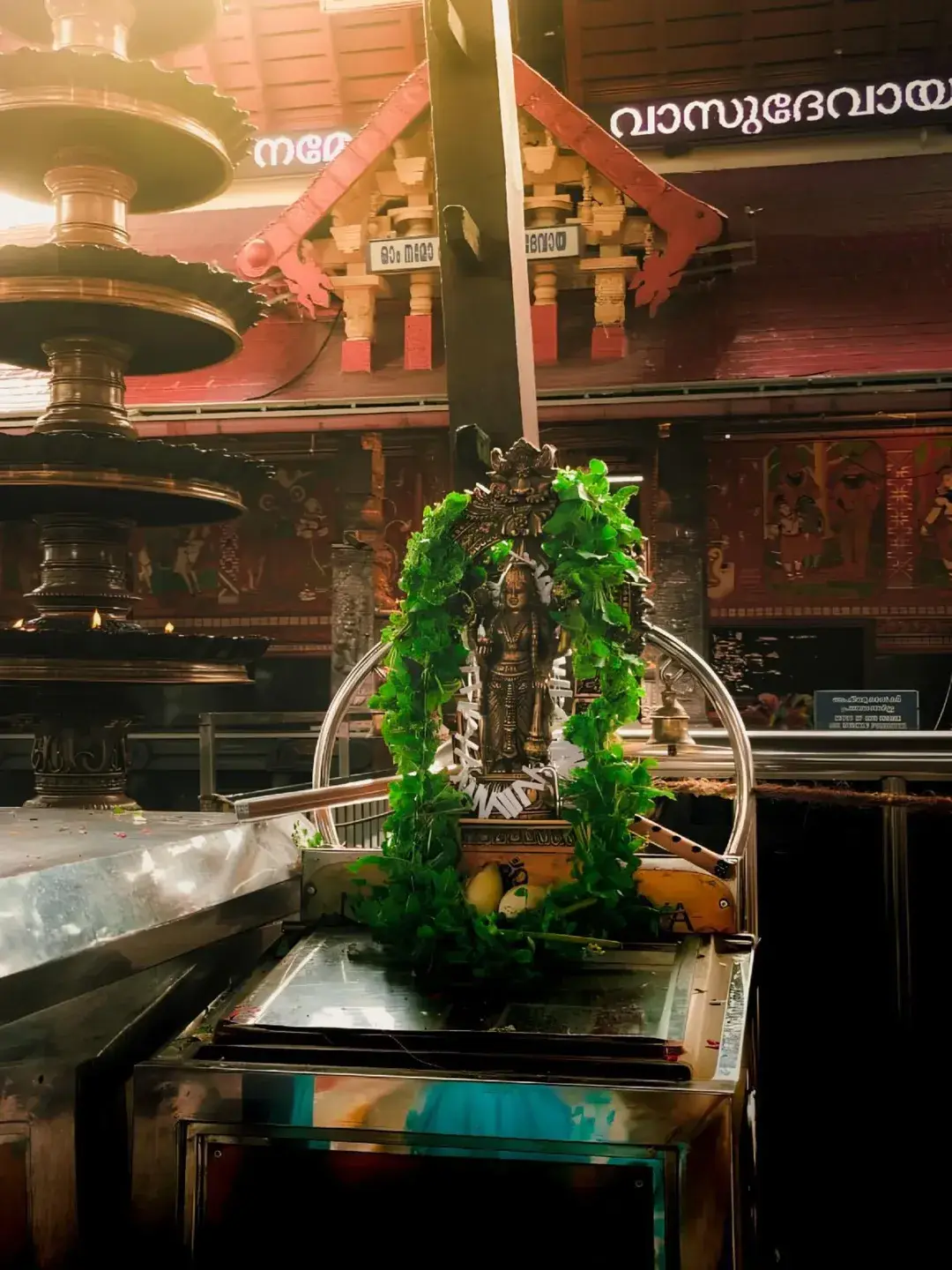 ഗുരുപവനപുരെ ഹന്തഭാഗ്യം ജനാനാം!!! #കൃഷ്ണ #കണ്ണാ ഗുരുവായൂരപ്പൻ #harekrishna #radhakrishna 