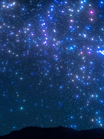 “Flex nhẹ Milky Way – quay hết vũ trụ 🌌🔥” “Không cần NASA, vẫn bắt trọn ngân hà 😎” “Từ Trái Đất, quay thẳng đến Milky Way 🎥” #xiayu_douyin #milkyway #nightlife #stars #bolide🌠 #vibes #viral