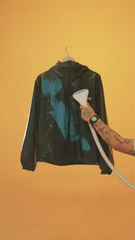 Reactive jacket dirtybusiness #dirtybusinessco #thermochromicjacket 