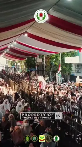 Pastinya semua orang pngn hadir🥰 Sbelum ada jadwalnya udah niat duluan🥰 Sudah 3 thun ndak hadir, tahun kemarin pas ada acara resepsi sekarang alhamdulillah diberi rejeki yang besar (Dikasih amanah dri allah)masyAllah🥰 Ngalap barokahe bib luthfi ya dek amiin🥰🤲 MasyAllah e hplnya kok di bulan miladnya habib lutfhi🫶 #maulidakbarkanzussholawatpekalongan #fyppppppppppppppppppppppp #habibluthfibinyahya  #majelissholawat  #majlisazzahir 
