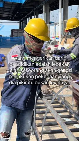 Pengalaman kerja vs gelar, kira-kira siapa yg lebih mendominasi? #fyp #mindset #pekerja #kehidupan #kerjakeras 