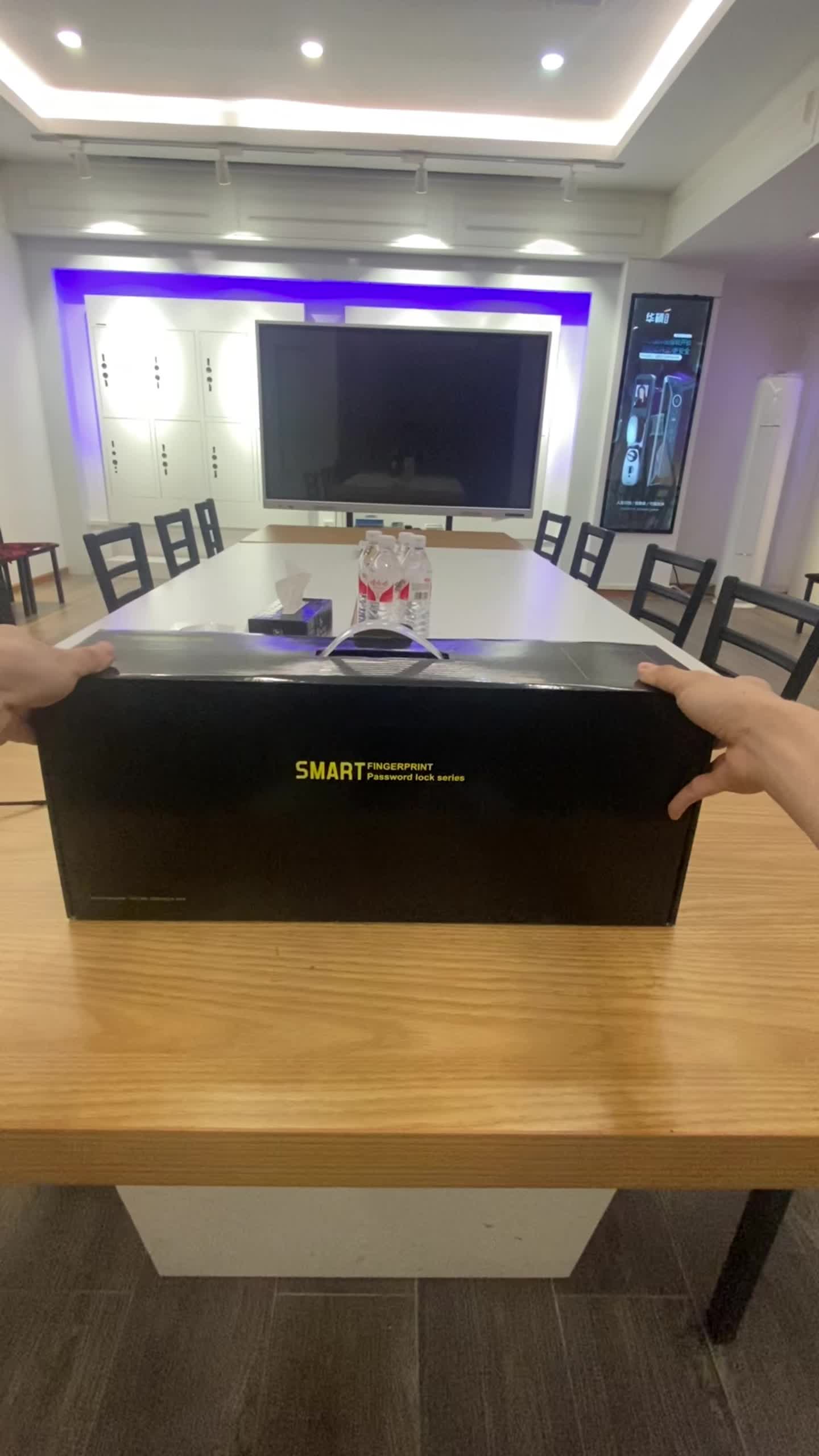 DF-65 smart lock unboxing display #amithedrama #hoco #smart #smartlock #smartdoor #smartdoorlock #smarthome