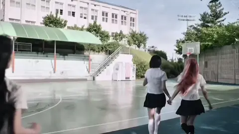 the era of style is over #hearts2hearts_style #H2H #Hearts2Hearts_prettyplease 