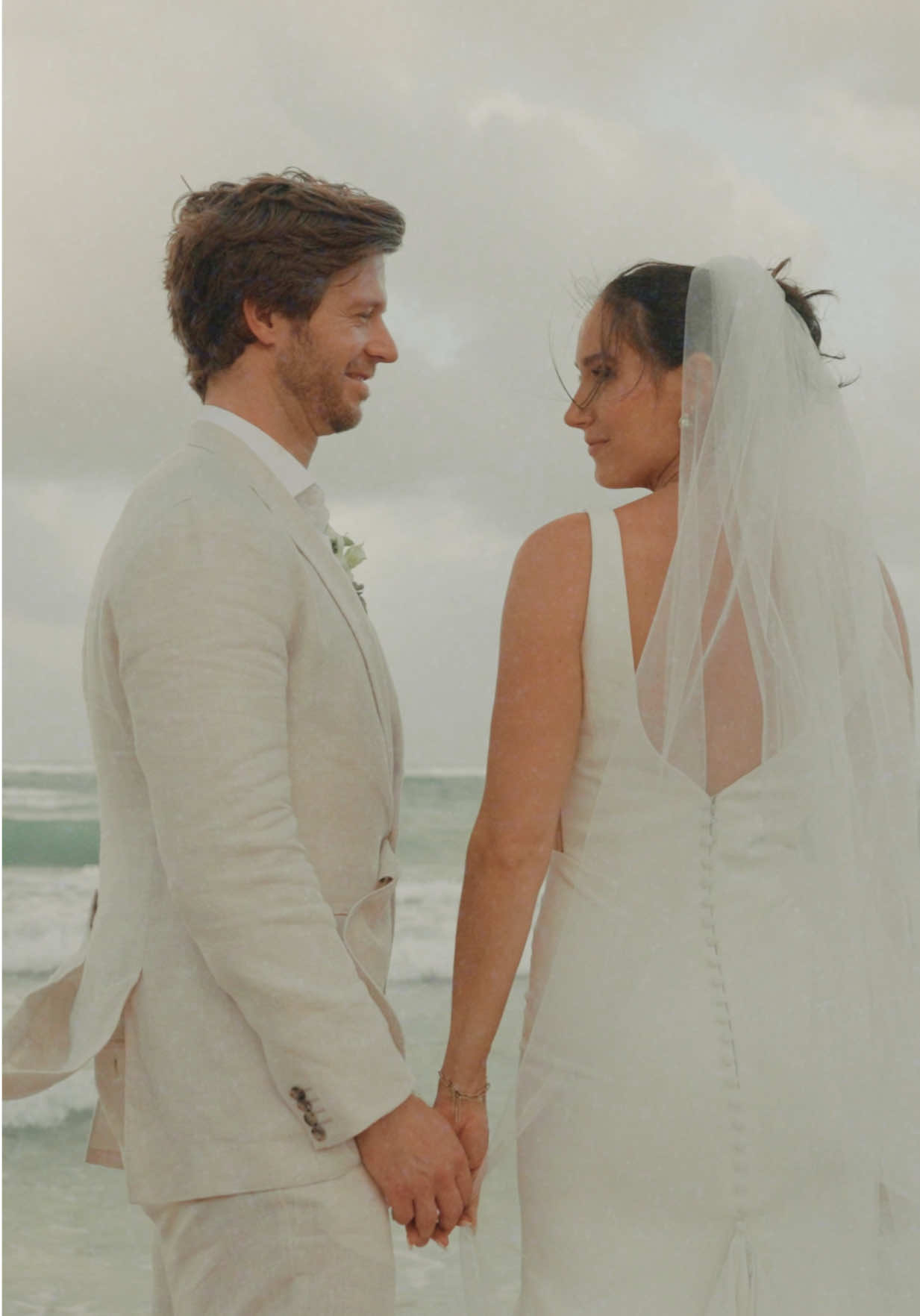 the brides said to repost with this sound 🤍  #weddingvideo #destinationwedding #weddingfilm #charlixcx #wutheringheights #tulumwedding 