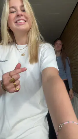 God tirsdag til dig😉♥️                                                                                                    #ikoniskduo #sportsefterskolenaabybro #fyp #makemefamous #goviral @Helena dalby madsen🪭 @Jæger 