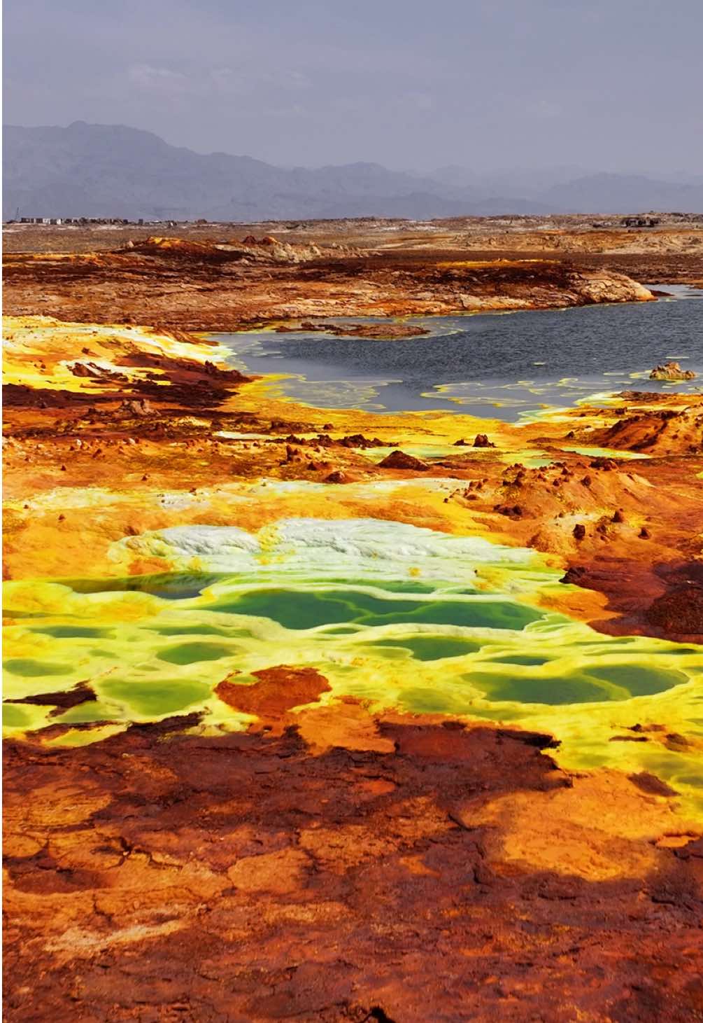 Dallol 🇪🇹 one of the most toxic & deadly places on earth ☠️ located in Ethiopia’s Danakil depression, it’s one of the hottest places on earth. Dallol is home to sulphuric pools which can literally melt skin if you fall in! Would you dare visit? #africa #ethiopia