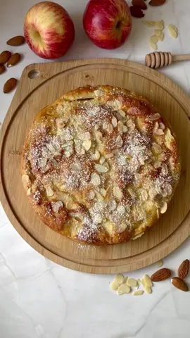 Moelleux aux pommes, la recette fait partie des 80 recettes de mon livre « je rééquilibre mes assiettes » en bio 📖 #recette #healthy #reequilibragealimentaire #food 