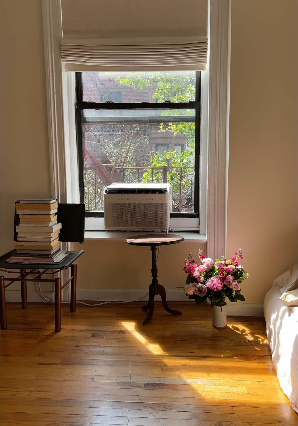 bedroom 🥕 #apartmentdecor #homedecor #bedroomdesign #interiordesign 