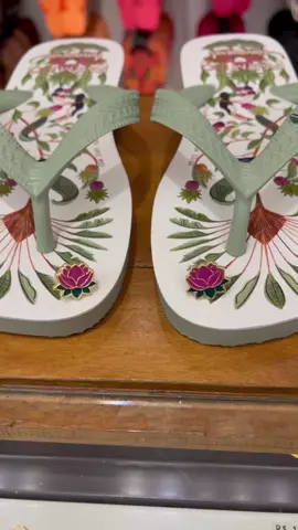 Nova coleção FARM 🪷🦜❤️ #havaianas #farm #valparaisodegoias #fyppppppppppppppppppppppp 