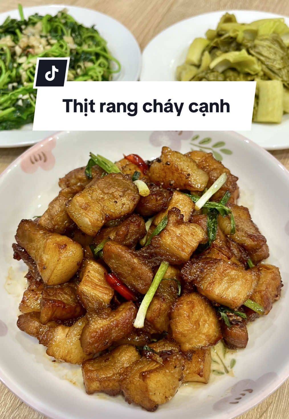 Mâm cơm giản dị sau ngày làm việc căng thẳng. Vừa dễ nấu mà ngon, chi phí vừa phải. Các bác tham khảo nhé 😁😁😁 #LearnOnTikTok  #FoodTok  #homnayangi  #comnha  #monngonmoingay  #chuyennhait 