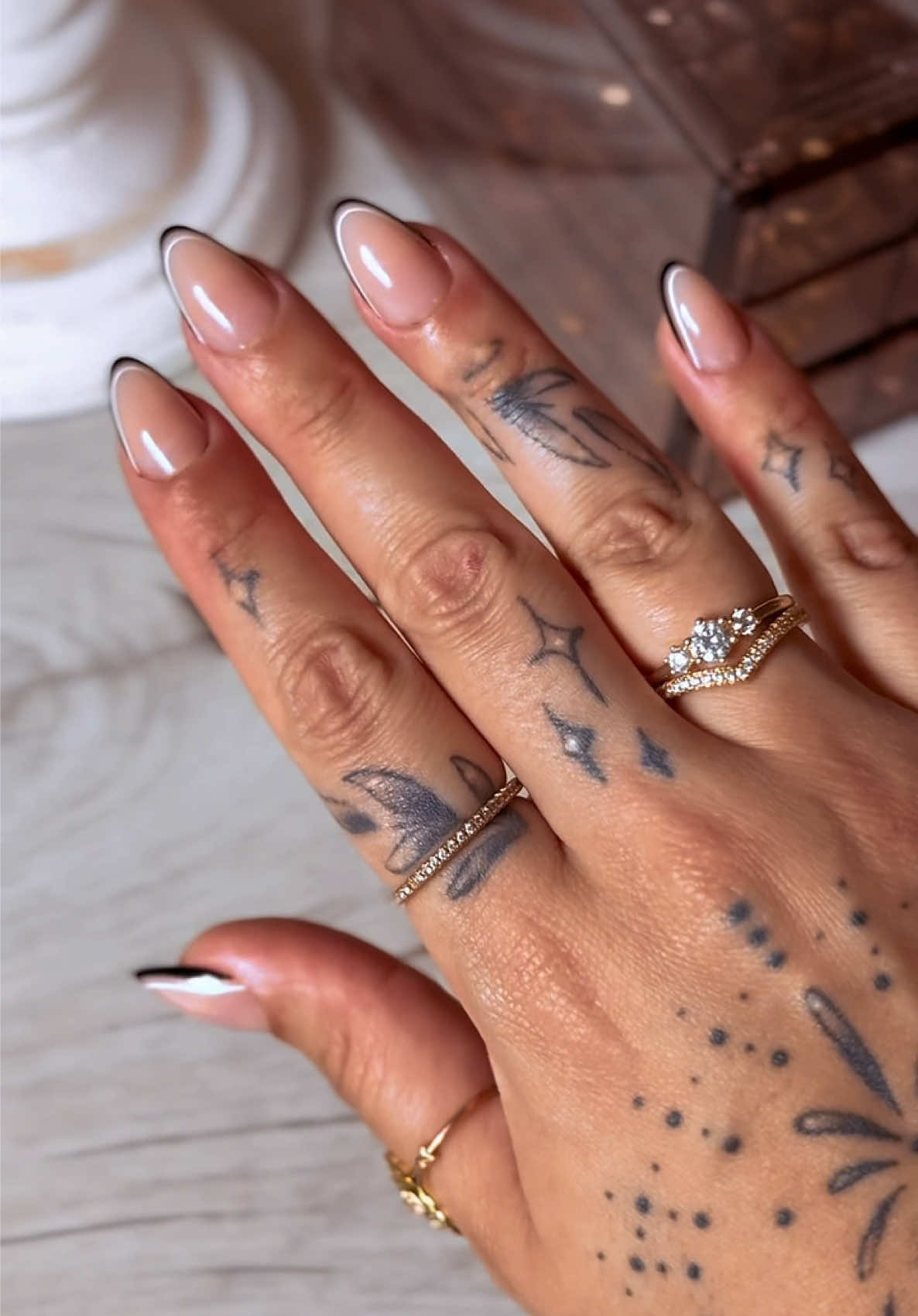The ONLY press ons worth my time & money 💅🤍 #glamnetic #glamneticxglamzilla #pressons #pressonnails #tiktokshopcreatorpicks 