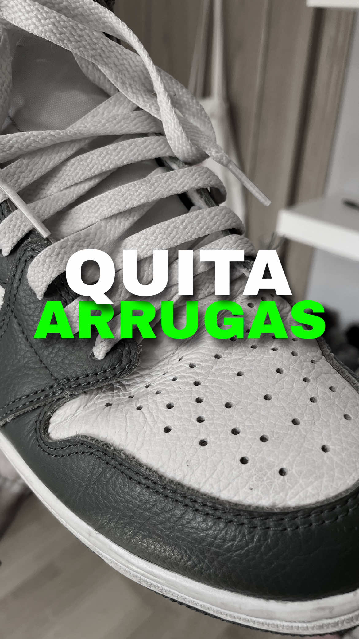 DEJA DE TIRAR TUS ZAPATILLAS POR LAS ARRUGAS Y MEJOR HAZ ESTO . Está es la manera de cómo quitar las arrugas de tus zapatillas fácilmente . #viral_video #moda #streetwear #sneakers 