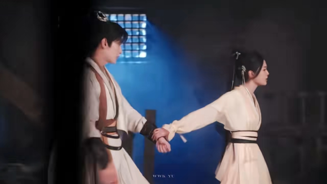 Tôi bị mê cái cách họ nắm tay nhau cùng nhau xông pha #trachtieuvan #ngotuyennghi #trachtieuvan_ngotuyennghi #zhaixiaowen #wuxuanyi 