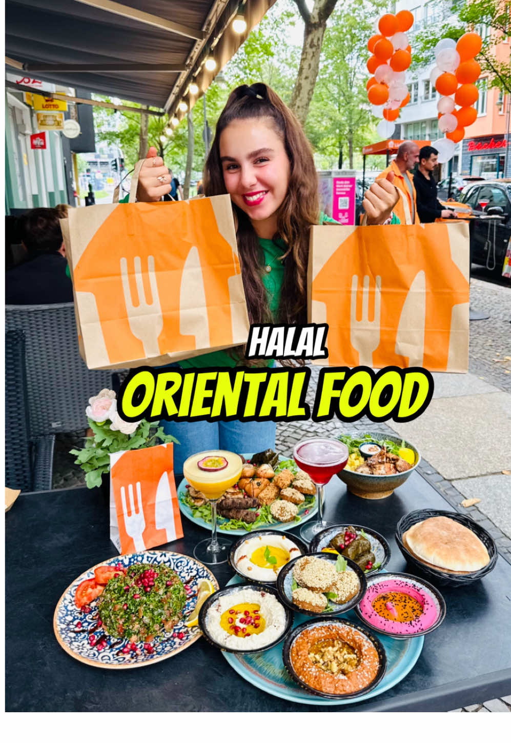 Ad Berlins Geheimtipp jetzt exklusiv online: Fatoush über Lieferando bestellen. Mezze, Hummus & Falafel direkt zu dir nach Hause. 🌿🔥  Orientalische Küche in Berlin: Frische Mezze, cremiger Hummus und knusprige Falafel bestellen  Fatoush in Berlin gehört zu den Spots, die man einfach probiert haben muss. 🥙 Frische Mezze, cremiger Hummus, bunter Taboulé und der klassische Fatoush-Salat machen das Restaurant so besonders. 🌿✨ direkt in der App findest du die Vielfalt der arabischen Küche in Berlin. Ob Falafel, Hummus oder eine große Mezze-Platte: Fatoush bringt den Geschmack des Orients direkt zu Dir  nach Hause. 🍋🍴 @Lieferando  #halal #berlin #arabic #syrian #FoodTok 