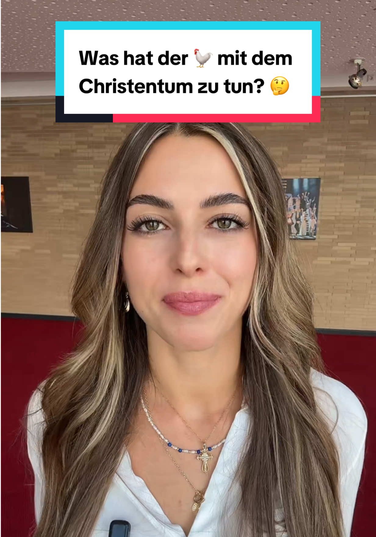 Hast du dich schon mal gefragt wieso auf Kirchtürmen des Öfteren Hähne zu sehen sind? Was hat ein Hahn 🐓 mit dem Christentum zu tun? 🤔 ich habe jetzt die Antwort für dich!  Wusstest du das schon? Schreib es in die Kommentare! - #bibel #jesus #christentum #katholisch #kirche 