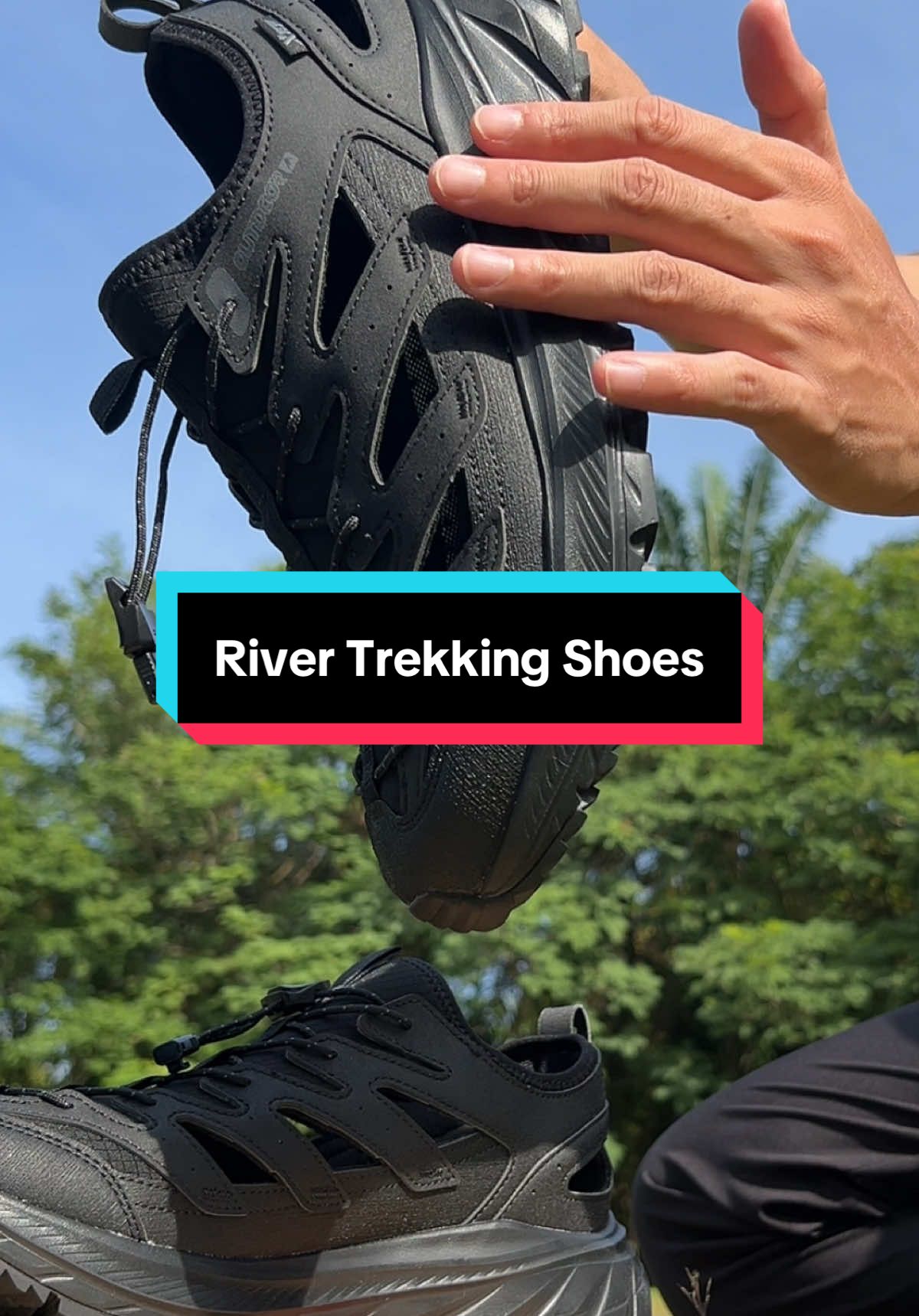 Ni kalau korang pakai buat aktiviti river trekking or hiking tak payah nak tukar2 dah. Pakai je sandal ni daripada rumah 😎 #xtep #rivertrekking #hikingshoes #xtepshoes #Hiking 