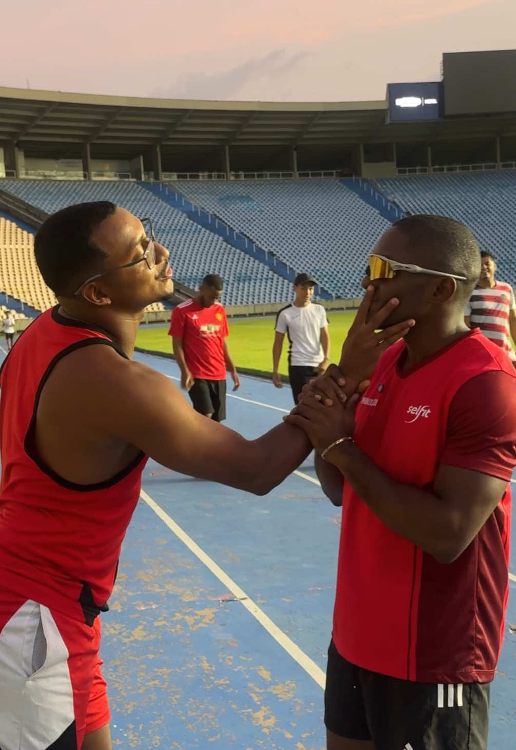 Tô de olho em quem tá prometendo dar TUDO DE SI na Self Run mas não está fazendo o principal:  👀🌸🤪 A inscrição❗️  >Primeiro lote se encerra 30/09  #selfrun #corridaderua #runningman #sãoluis #maranhão 