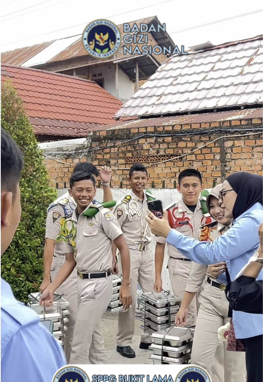 Ayo kita usahakan makanan yang Beragam , Bergizi , dan Berimbang ( 3B ). Dengan terciptanya Gizi seimbang , maka terciptalah prestasi & generasi yang gemilang 🥰❤️  #BGN #makanbergizigratis #mbg #fyppppppppppppppppppppppp 