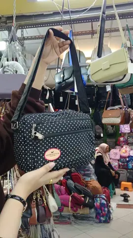 Tas Selempang Wanita Motif Polkadot#Tasselempang#Taswanita#Tascantik#Tasmurah#Hargabersahabat