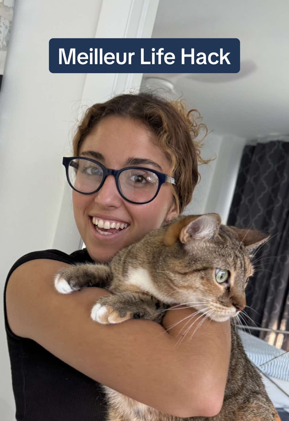 Si tu veux dire des choses sans que les autres comprennent, tu dois parler plusieurs langues ! Aujourd’hui j’écoutais des chansons en français devant ma mère et elle ne savait pas du tout ce que les paroles disaient… mais elle adorait la chanson ! #parlerplusieurslangues #multilingue #frenchtiktok #tiktokfrance #langues 