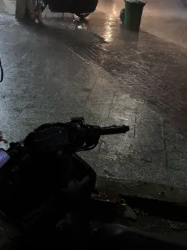 nỗi nhớ trong mưa da diết kho nghĩ về người 🤍